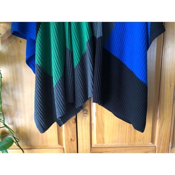 Vince Camuto Colorblock Wrap/Poncho Rib knit Size XS/S - Picture 5 of 11
